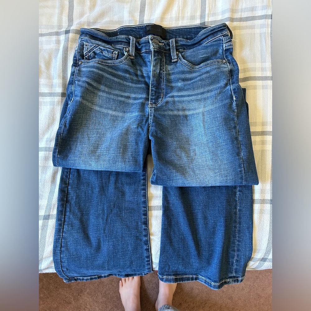 Buckle Black medium wash jeans